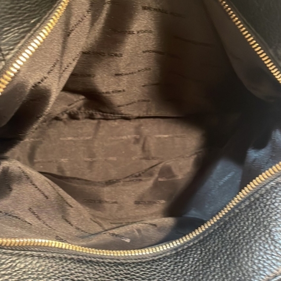 "SOLD" MICHAEL Michael Kors black Jet Set shoulder bag - Picture 8 of 10